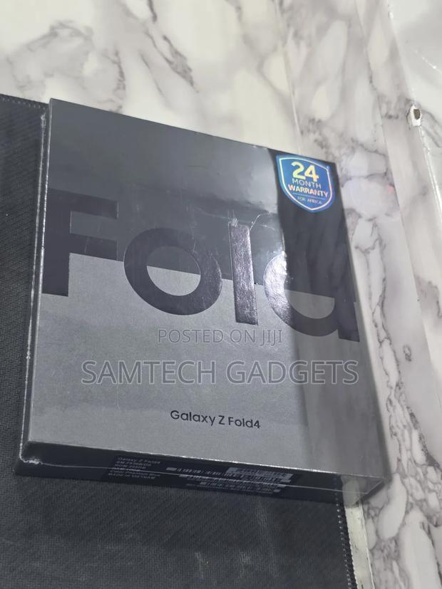 New Samsung Galaxy Z Fold4 256 GB Blue - thumbnail 2