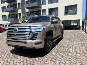Toyota Land Cruiser 2014 Ivory