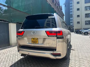 Toyota Land Cruiser 2014 Ivory