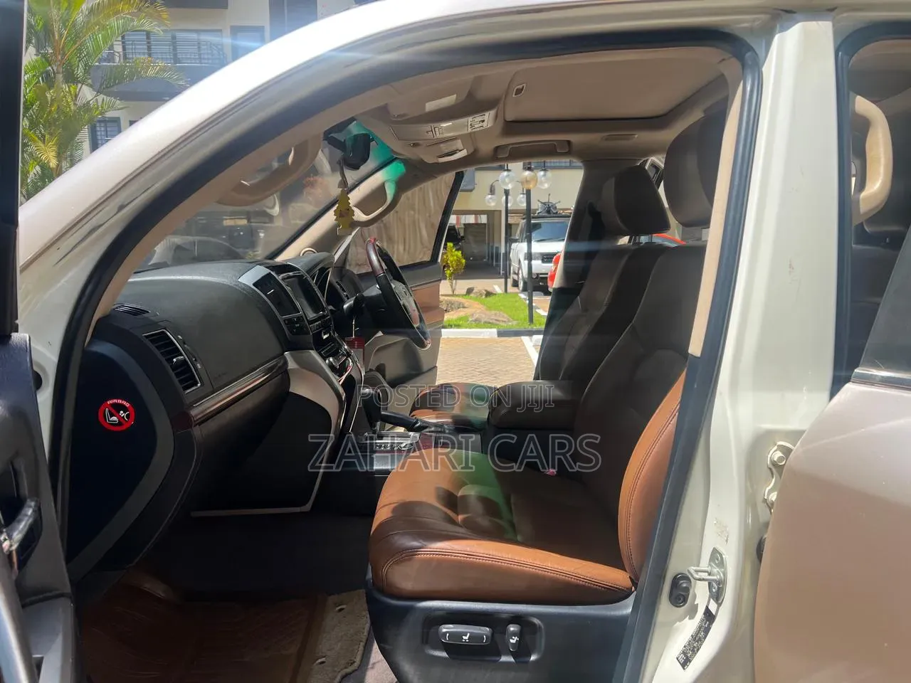 Toyota Land Cruiser 2014 Ivory