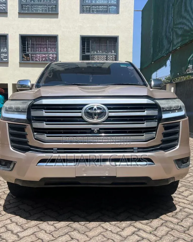 Toyota Land Cruiser 2014 Ivory