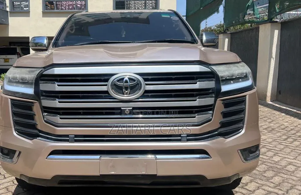 Toyota Land Cruiser 2014 Ivory
