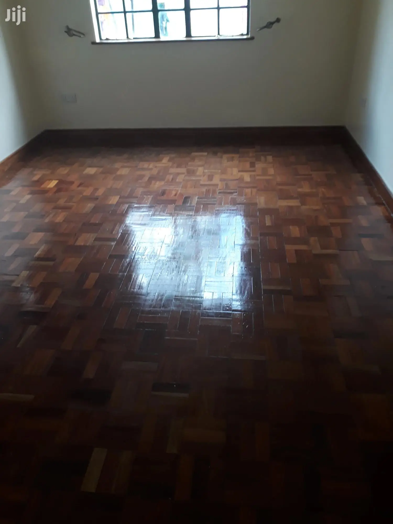2br Plus SQ Lavington Near Valley Arcade