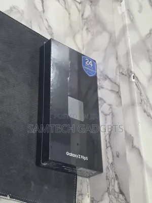 New Samsung Galaxy Z Flip5 256 GB Black