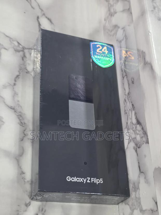 New Samsung Galaxy Z Flip5 256 GB Black