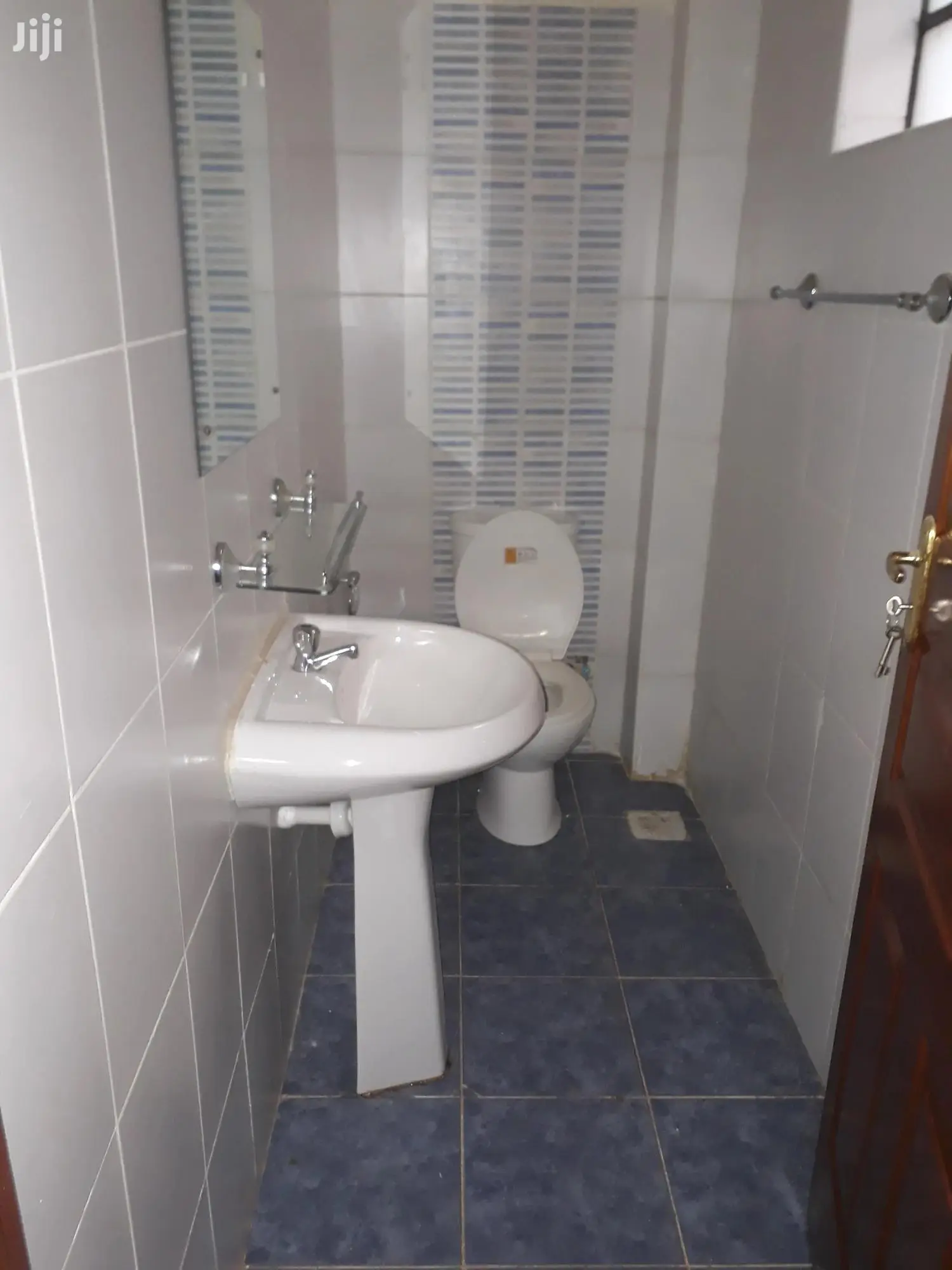 2br Plus SQ Lavington Near Valley Arcade