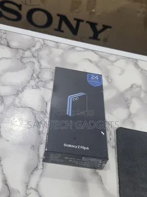 New Samsung Galaxy Z Flip6 256 GB Blue