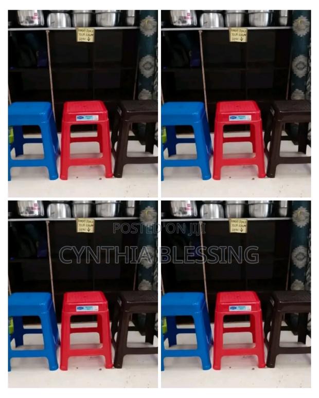 Plastic Stools_p3 - thumbnail 2