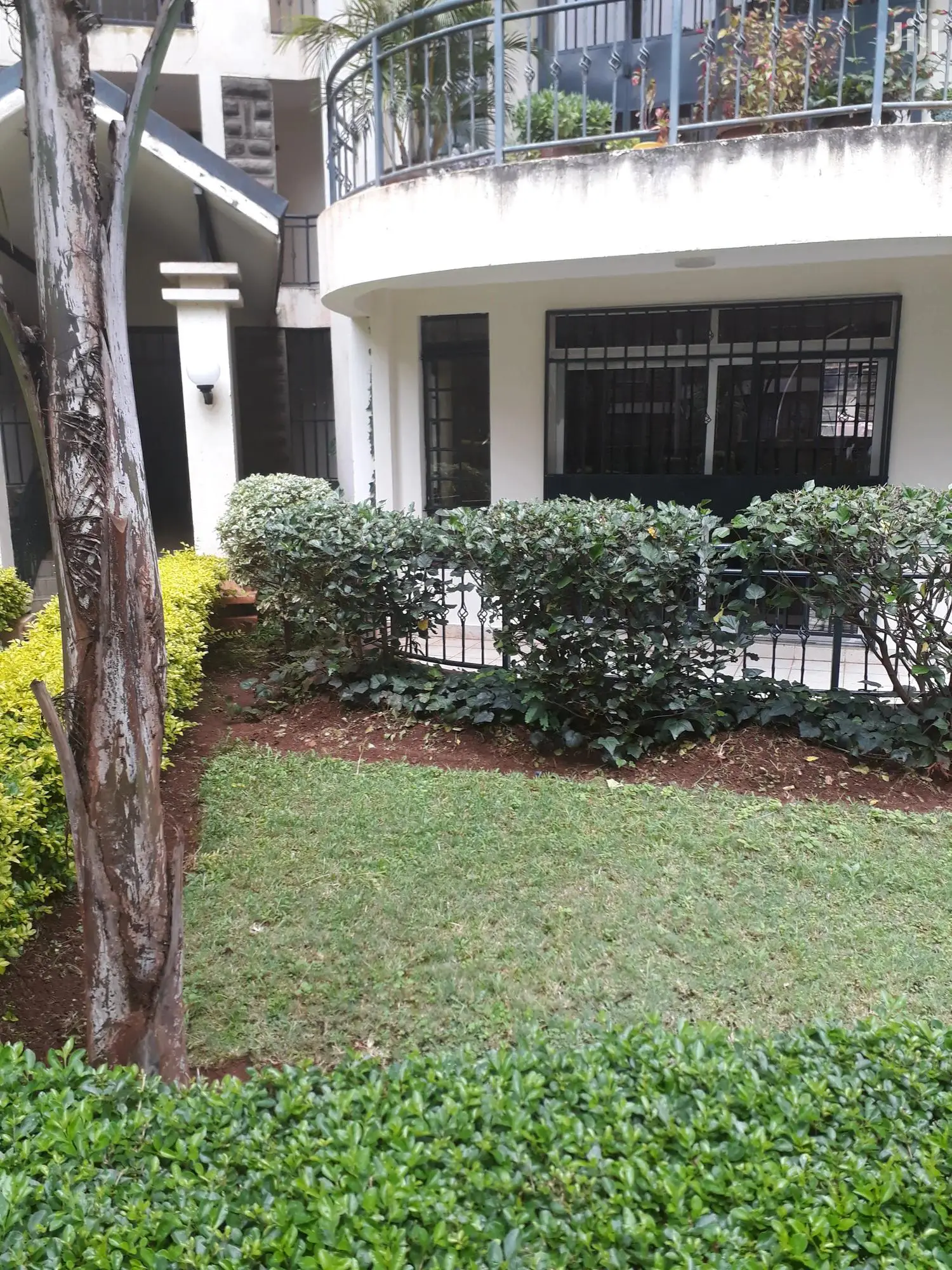 2br Plus SQ Lavington Near Valley Arcade