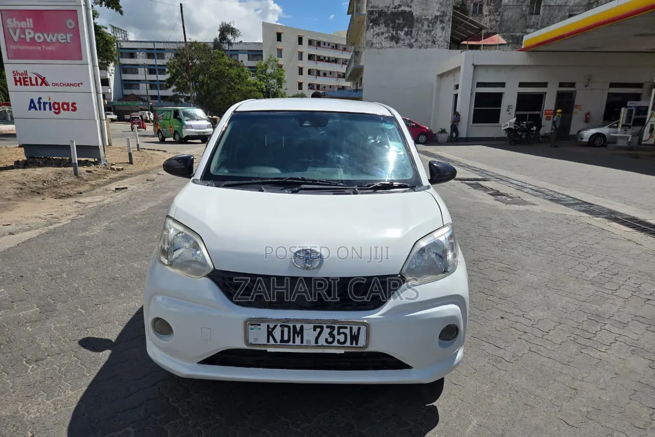 Toyota Passo 2016 White