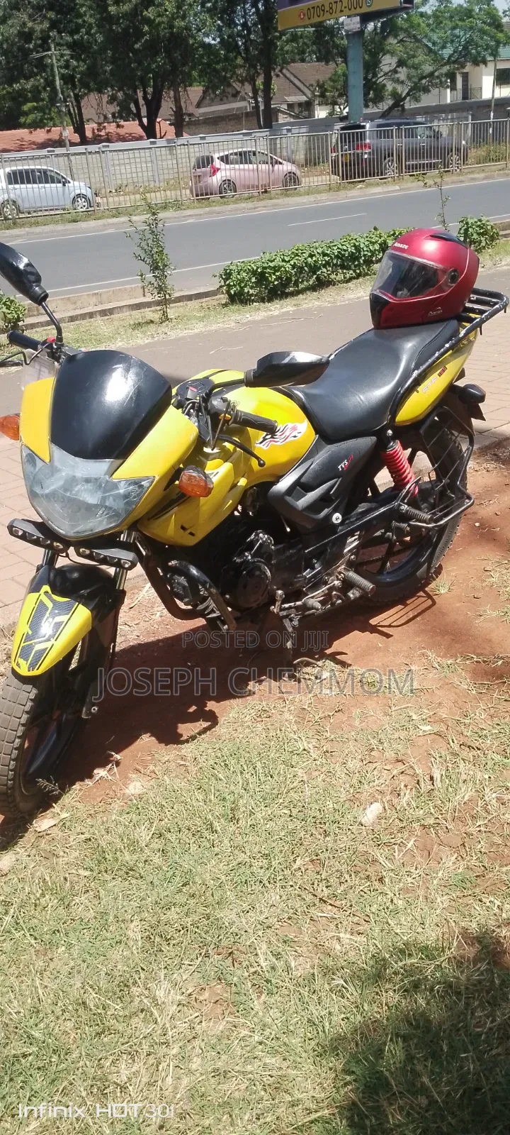 TVS Apache 160 4V 2011 Yellow