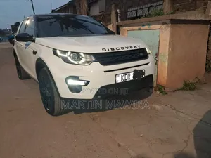 Land Rover Discovery Sport 2017 White