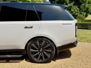 Land Rover Range Rover 2023 White