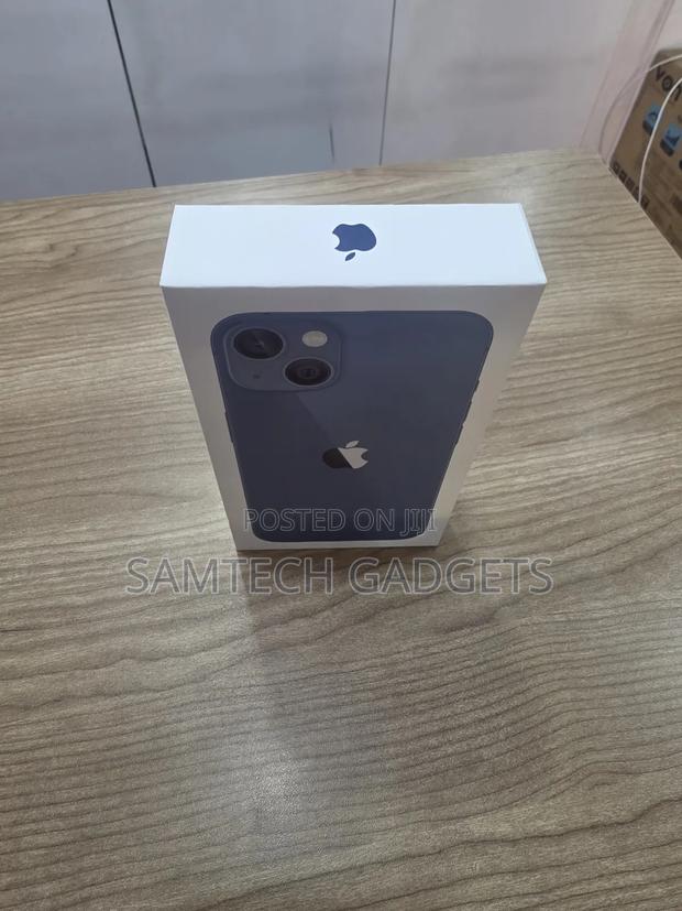 New Apple iPhone 13 256 GB Blue