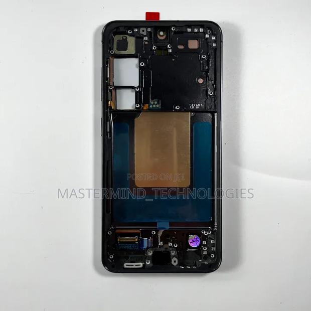 Samsung Galaxy S25 Screen Replacement - thumbnail 3