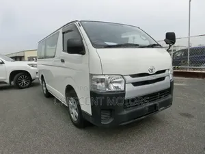 Toyota HiAce 2019 White
