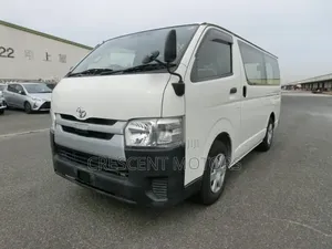Toyota HiAce 2019 White
