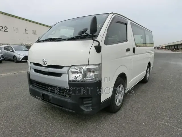 Toyota HiAce 2019 White