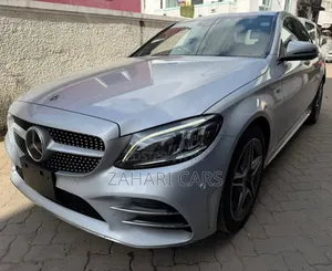 Mercedes-Benz C200 2022 Silver