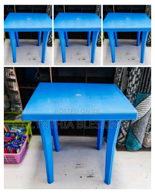 Plastic Tables_pct4 - thumbnail 2