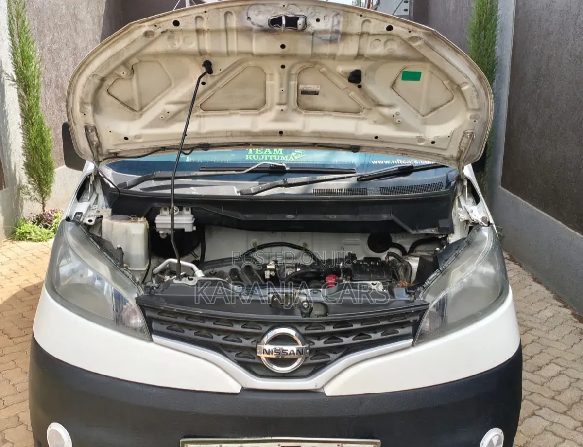 Nissan NV200 2010 White