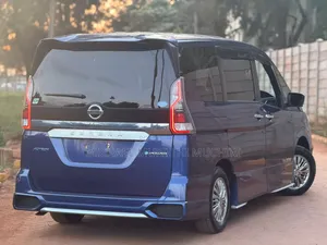 Nissan Serena 2019 Blue