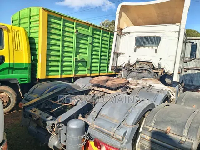 Mercedes Benz
Actros 2545