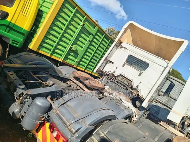 Mercedes Benz
Actros 2545