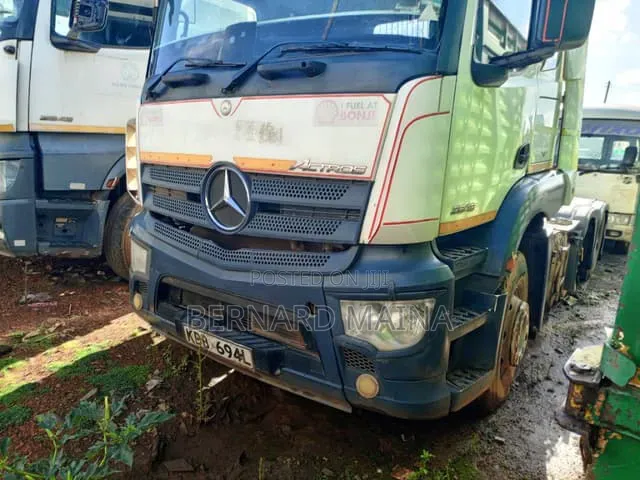 Mercedes Benz
Actros 2545