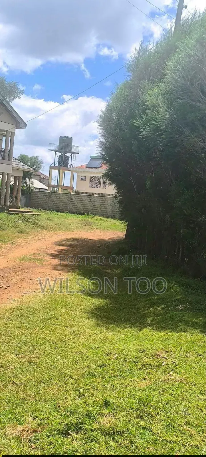 Prime 1/4 Acre Plot for Sale.