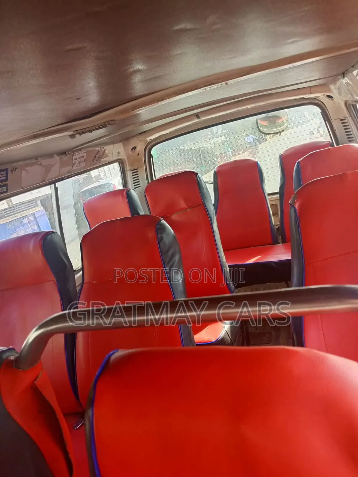 Toyota HiAce 2001 White