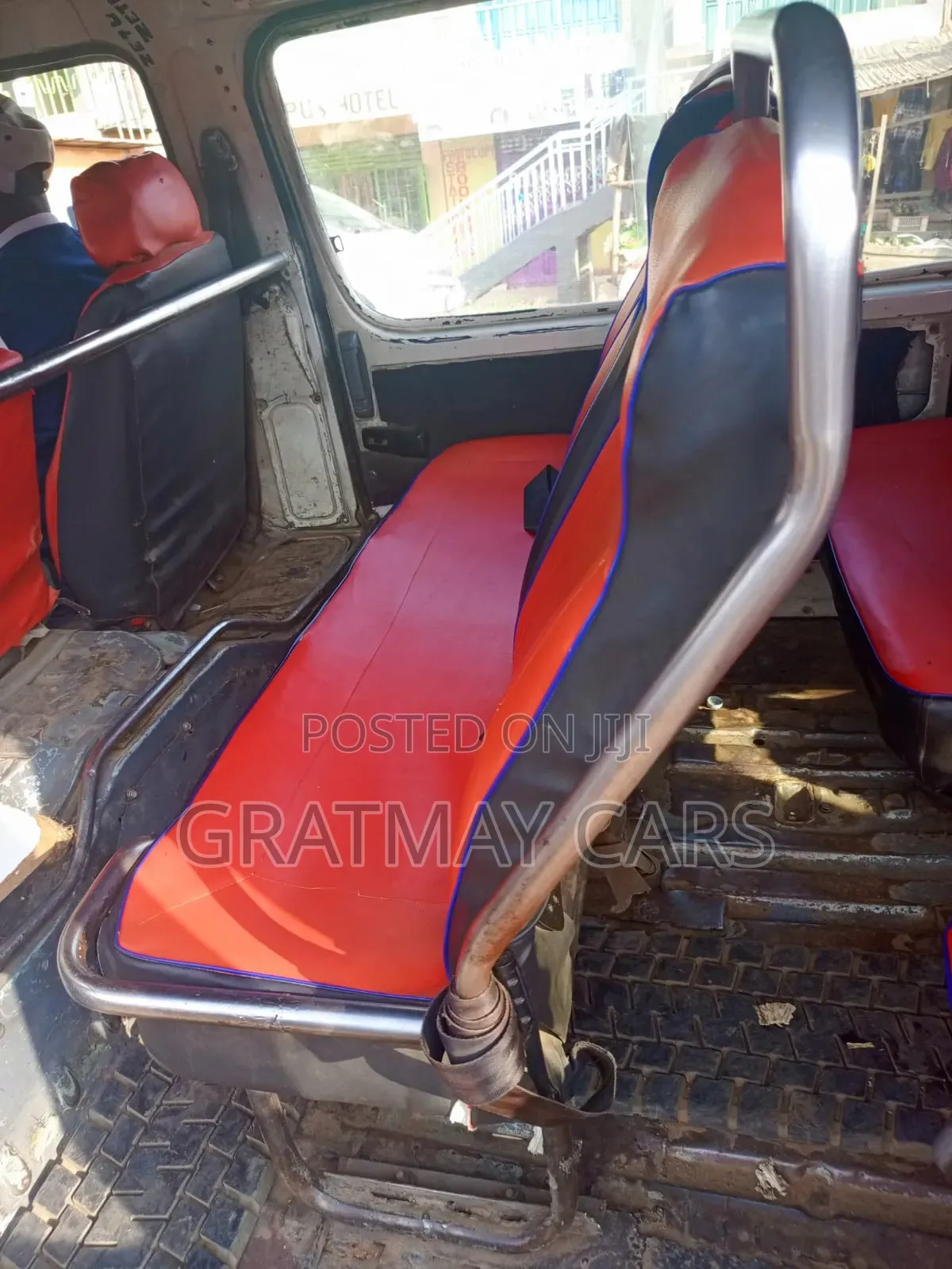 Toyota HiAce 2001 White