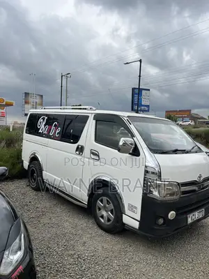 Hiace for Hire 14 Seater