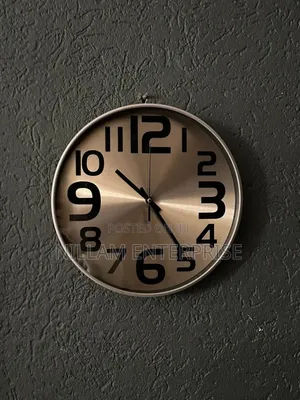 30cm Wall Clock With a Modern and Elegant Design