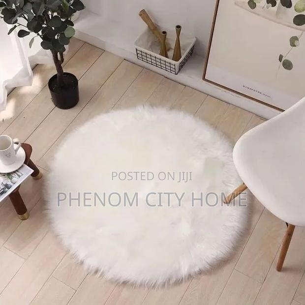 Small Round Faux Fur Mats