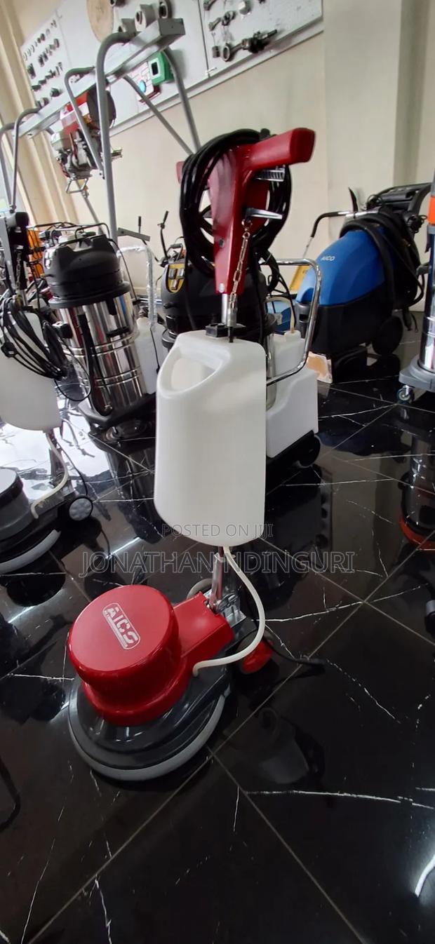 Floor Scrubber Machine – Professional Floor Cleaning Equipment