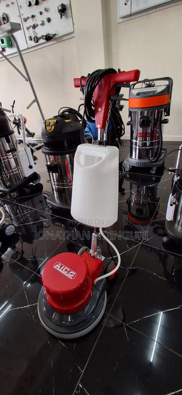 Floor Scrubber Machine – Commercial Cleaning Machine