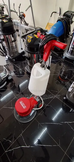 Floor Scrubber Machine – Commercial Cleaning Machine