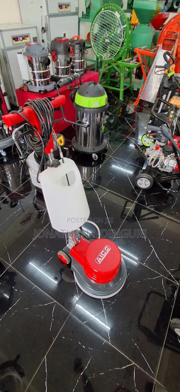 Floor Scrubber Machine – High Efficiency Cleaning System - thumbnail 2