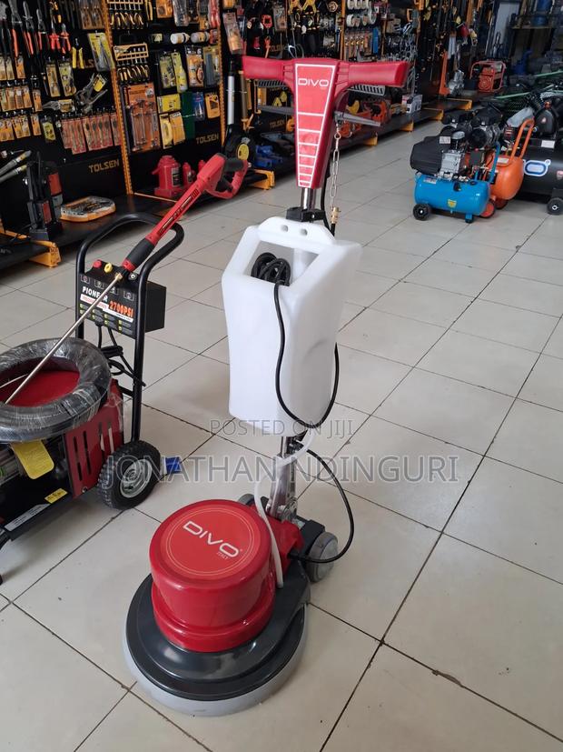 Floor Scrubber Machine – Advanced Hard Floor Scrubbing Equipment