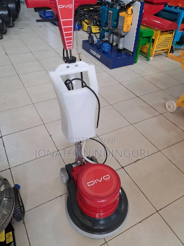 Floor Scrubber Machine – Advanced Hard Floor Scrubbing Equipment - thumbnail 2