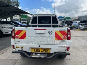 Tata Xenon 2017 White