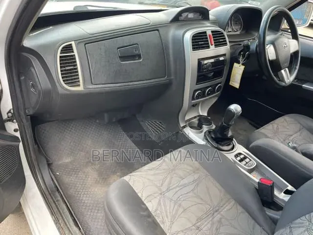 Tata Xenon 2017 White