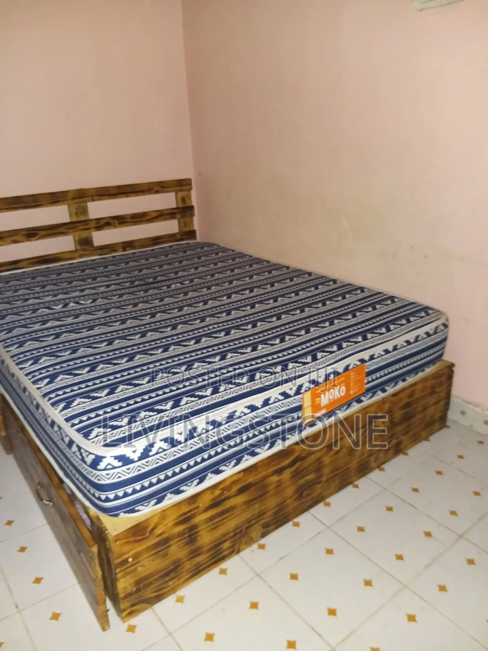 Pallet Bed and Mattress