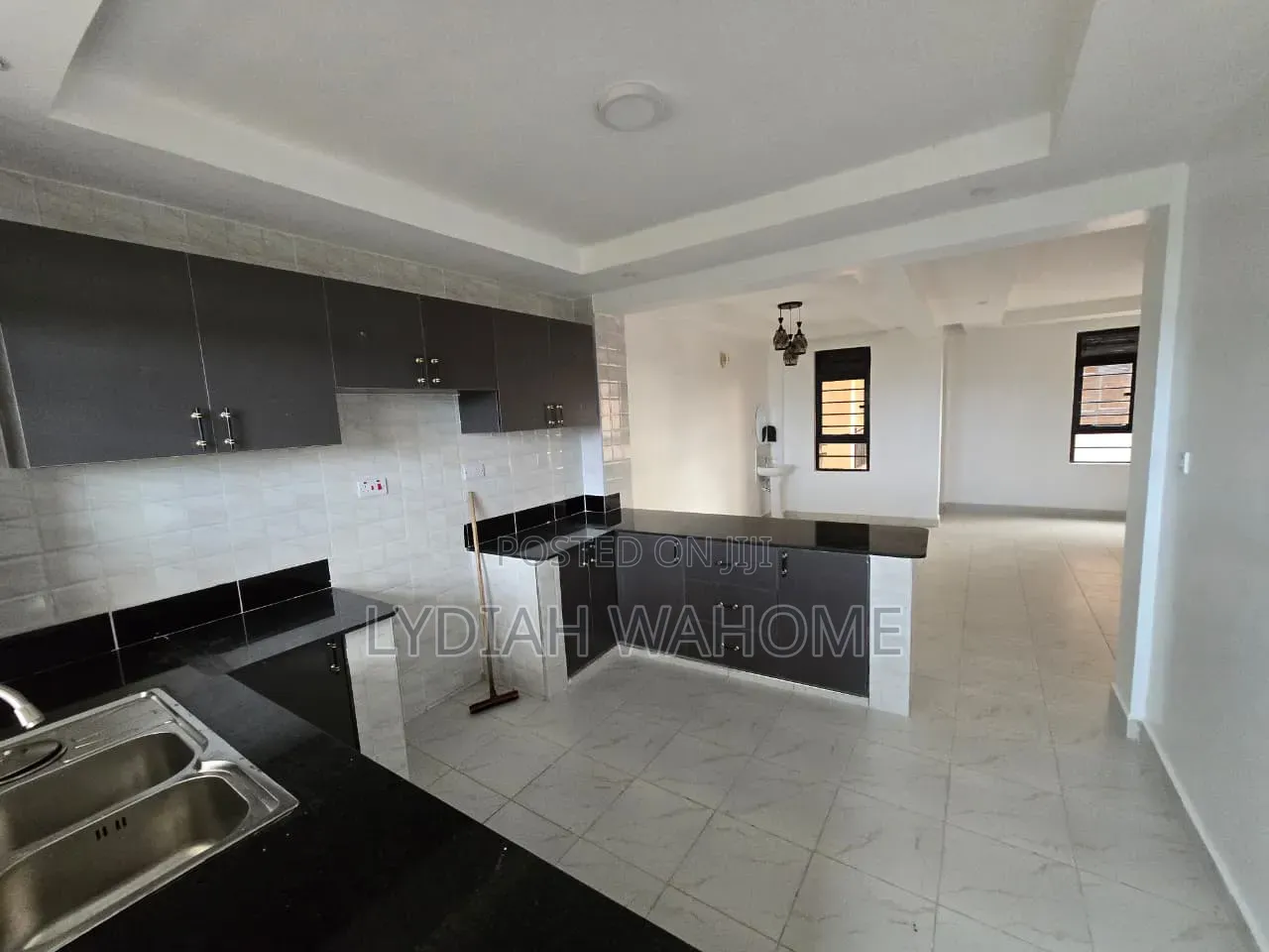 3bdrm House in Kenyatta Road / Theta for sale