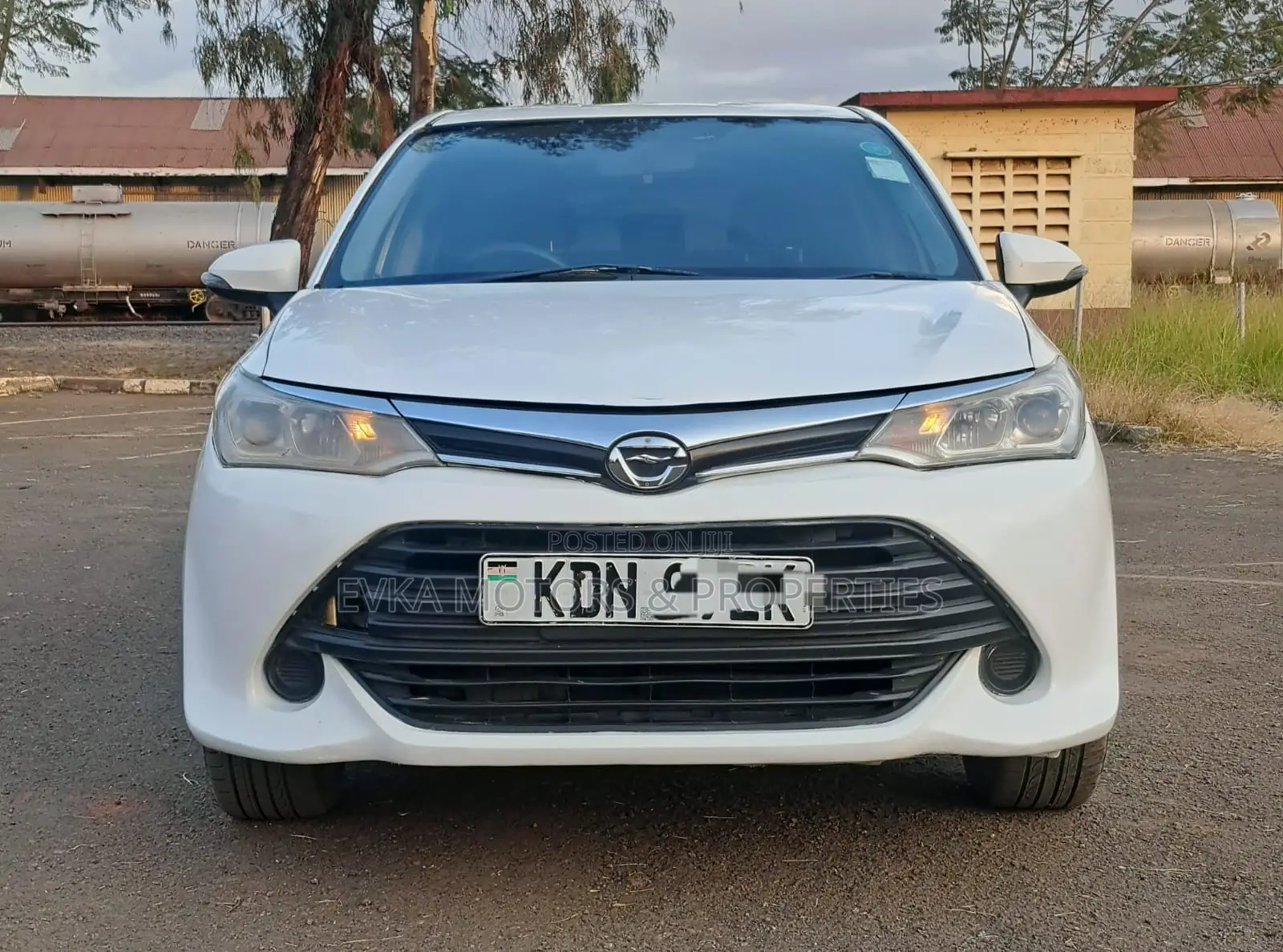 Toyota Corolla Fielder 2017 White
