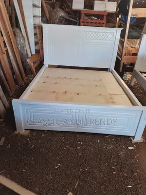 5x6 White Wooden/Board Bed