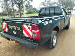 Toyota Hilux 2010 Green