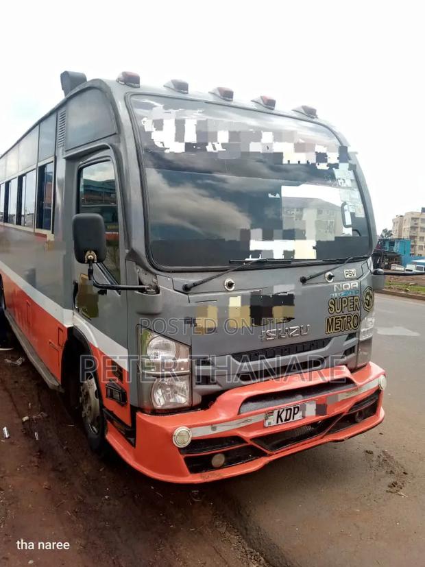 Isuzu NQR 2023 Orange