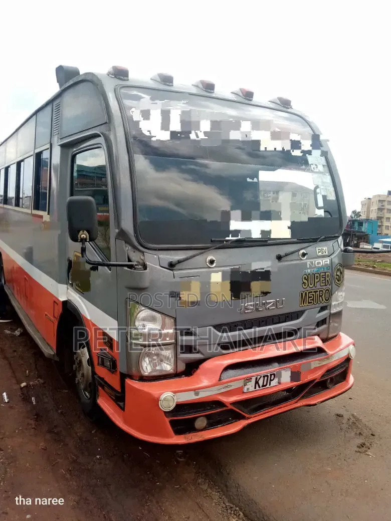 Isuzu NQR 2023 Orange